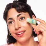 essence | Jelly Grip Under Eye Primer Stick | Hydrates, Cools & Grips for a Crease-Free Finish | Infused with Hyaluronic Acid and Panthenol | Vegan & Cruelty Free - Image 5