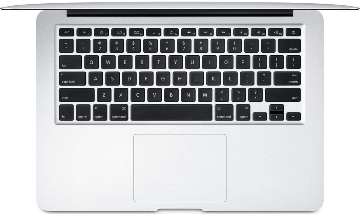 Apple MacBook Air with Intel Core i5, 1.6GHz, (13-inch, 4GB,128GB SSD) - Silver (Renewed) - Image 7