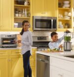 GE 5-Speed Blender + (2) 16 Ounce Blender Cups | Kitchen Essentials for Shakes, Smoothies & More | Large 64 oz Tritan Jar, 8-10 Servings | Stainless Steel Blades & Exterior Finish| 1000 Watts - Image 9