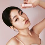 JAVIN DE SEOUL Wink Eye Primer | Long-Lasting Crease-Free Eye Makeup, Smooths & Preps Eyelid Base, Vibrant Colors, All-Day Wear - 5.5g (10 Pale Coral) - Image 5