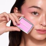 MCoBeauty - Glow Up pH Powder Blush - Silky Finish With Soft Matte Texture Blusher Powder - Vivi Pink Shade - Face Make-up With Blendable Formula For Everyday Use - Image 3
