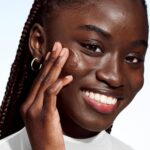 Clinique Even Better Clinical Vitamin Makeup Broad Spectrum SPF 45 With Vitamin C, Vitamin E + Vitamin B3 | Light Coverage + Vibrant Finish - Image 9