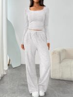 Trendy Queen 2 Piece Scoop Neck Lounge Set Womens Wide Leg Pants Side Ruching Slightly Crop Top Sweatsuit Sets With Pockets - Image 3