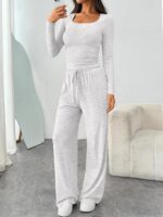 Trendy Queen 2 Piece Scoop Neck Lounge Set Womens Wide Leg Pants Side Ruching Slightly Crop Top Sweatsuit Sets With Pockets - Image 4